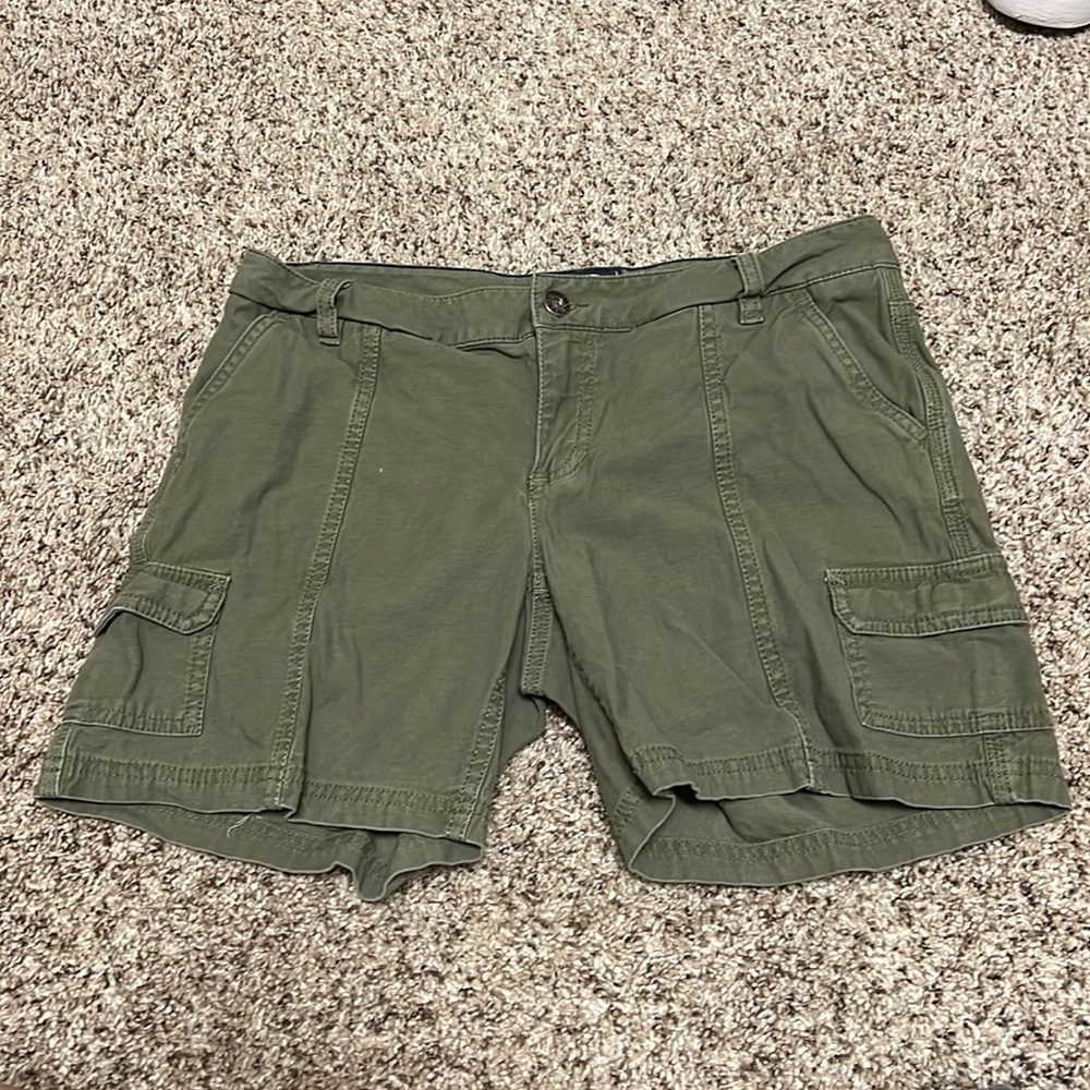 Woman’s Cargo Shorts - army green